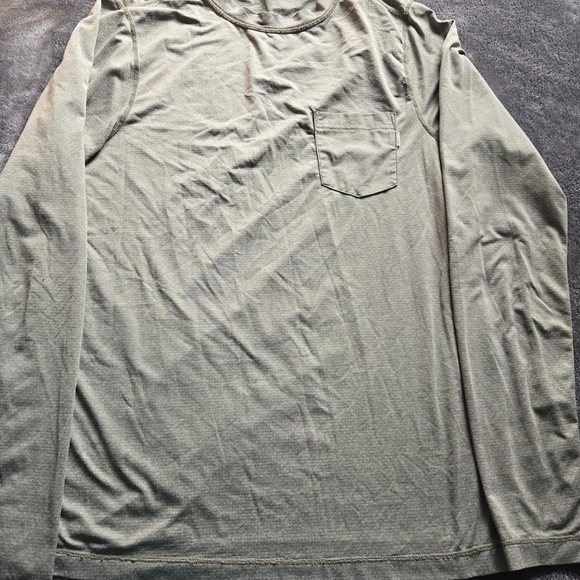 Vuori Other - Vuori Tradewind Performance Long Sleeve Shirt Size Medium
